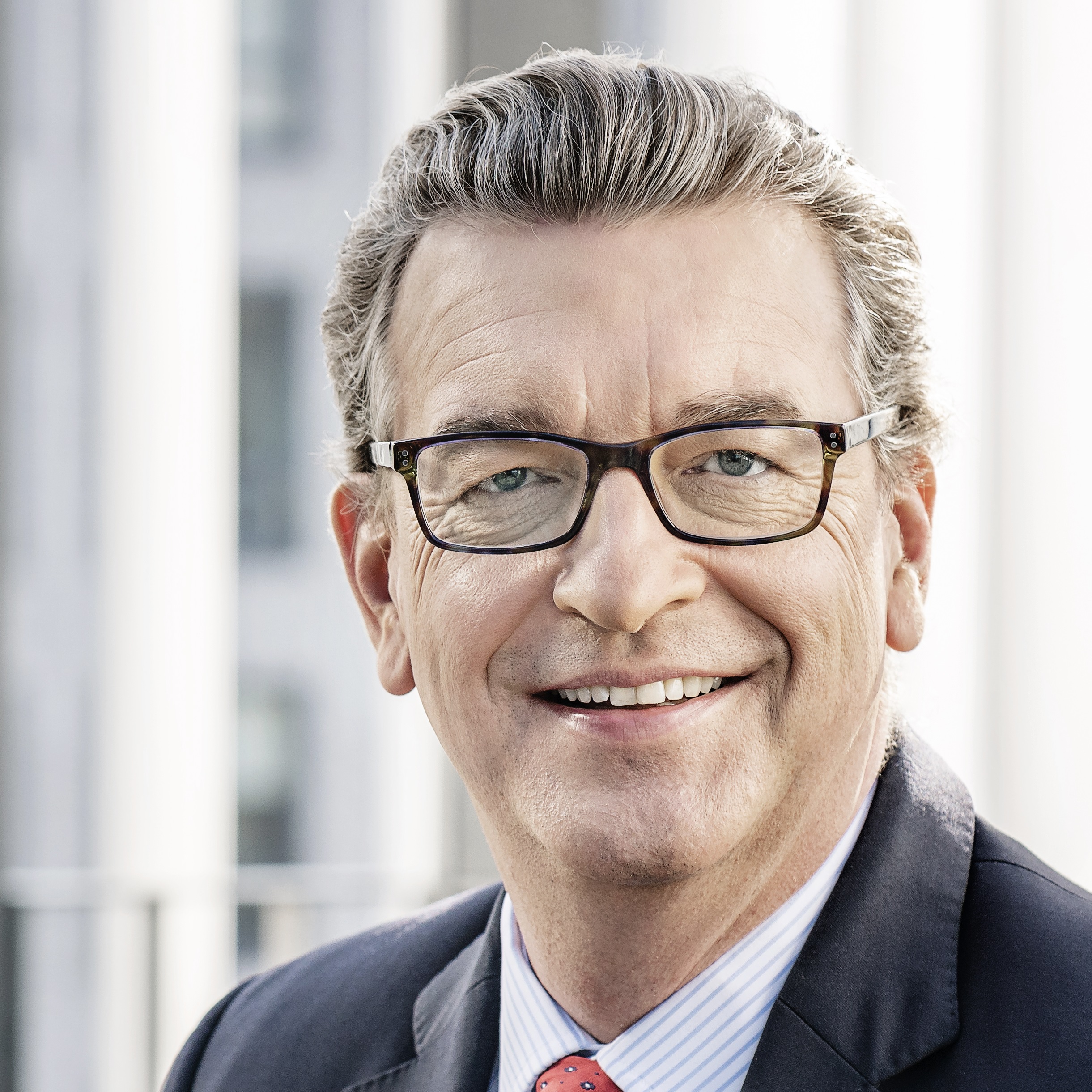 Douglas Graf von Saurma-Jeltsch Douglas Graf von Saurma-Jeltsch gehört zum Vorstand der Malteser Stiftung