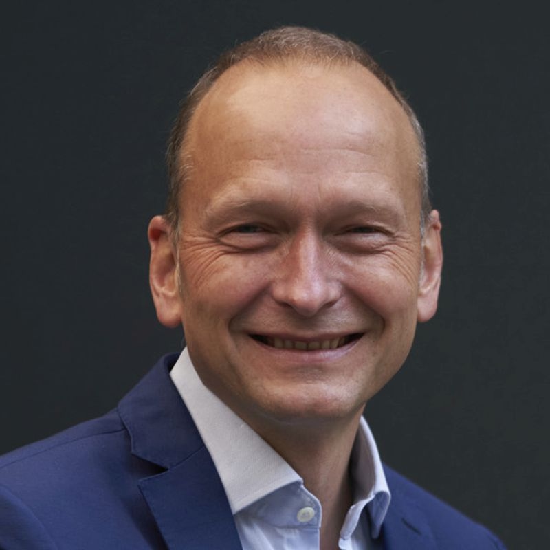 Verena Hölken Verena Hölken gehört zum Vorstand der Malteser Stiftung